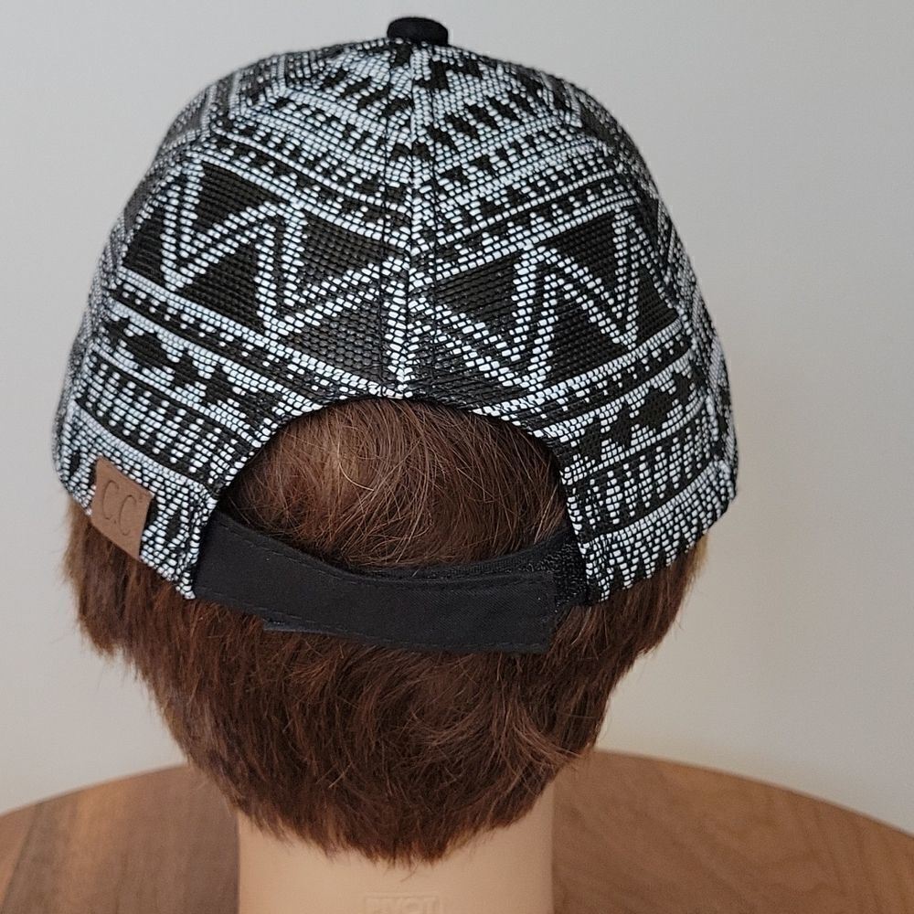Baseball Cap With Tribal Pattern - Picture 3 of 5